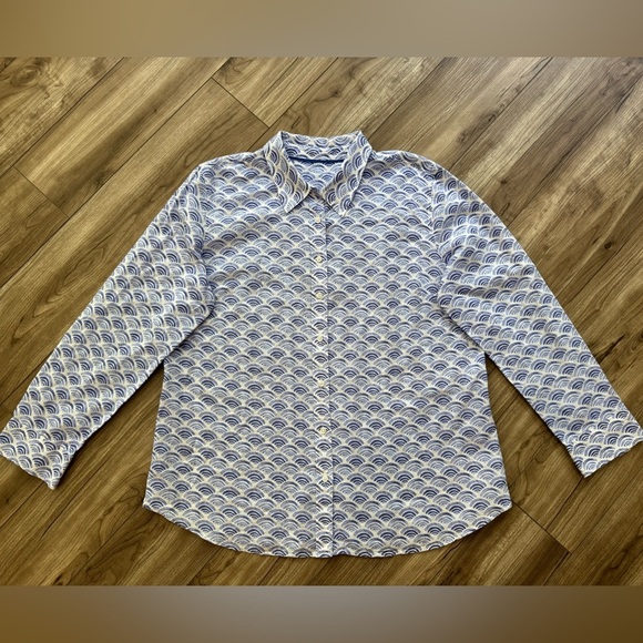 Talbots Top Womens Medium Blue/Purple Rainbow Print Button Up Lightweight Cotton - Picture 1 of 8